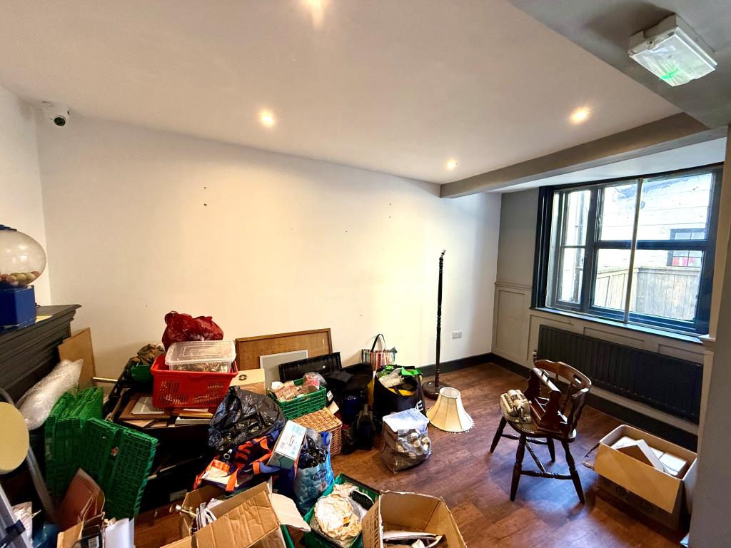 Lot: 73 - VACANT COMMERCIAL UNIT - Ground floor room two